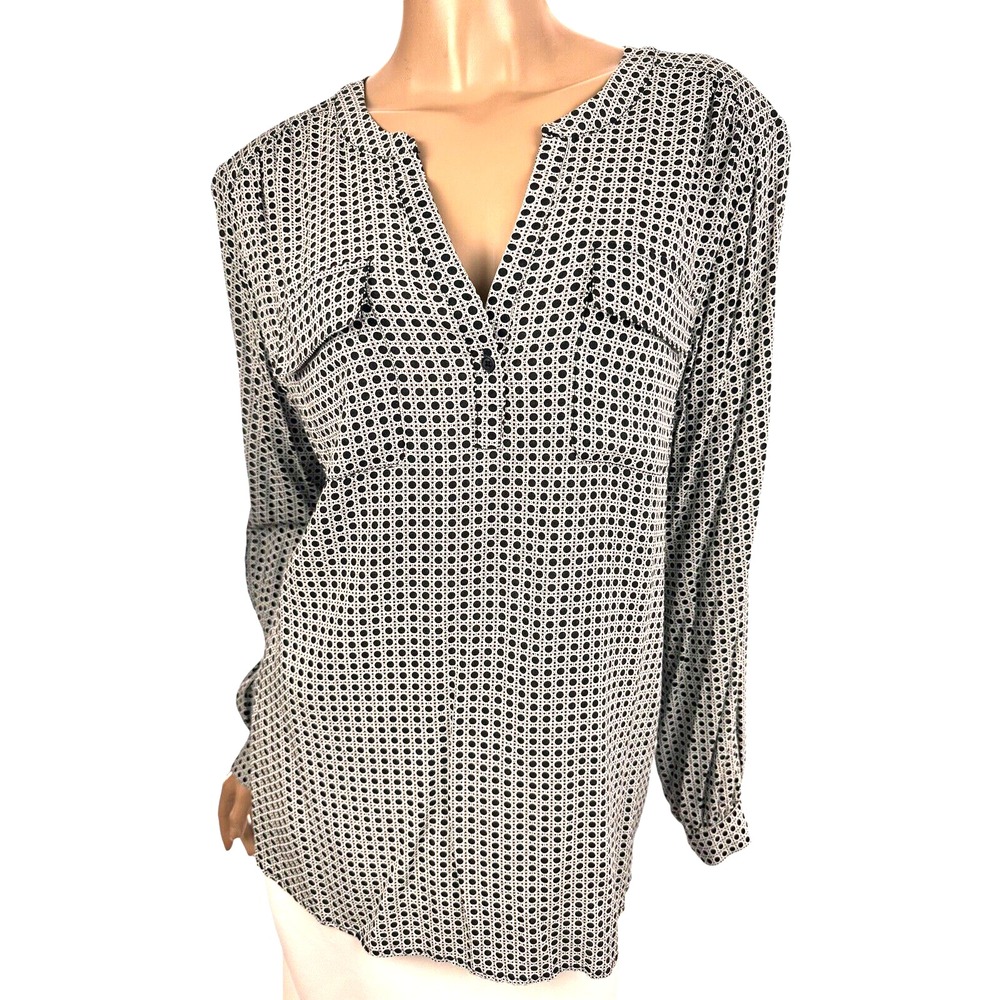 Cynthia Rowley Size 1X Blouse White w Black Dots Asym. Hem 100% Rayon Long Sleev